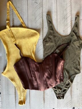 Bodysuit and Top Bundle Size Small (and xs). Includes Free People and Zara!